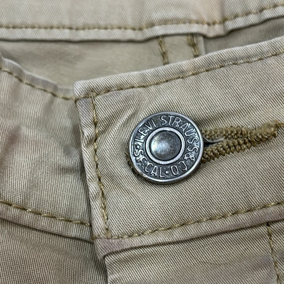 Levi's 511 Slim Khaki Vintage Shorts 90's w. Dark Brown Leather Label Patch 33 - Picture 2 of 7